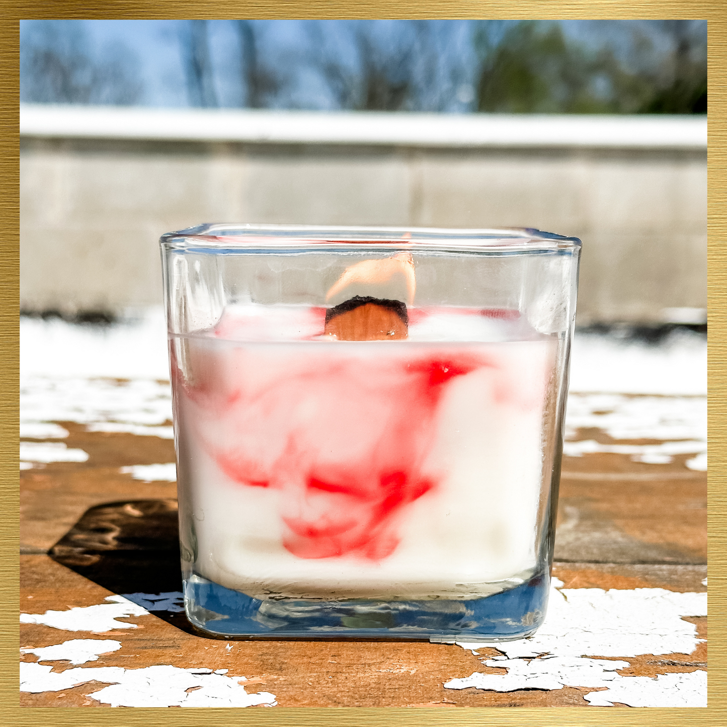 Strawberries and Creme' 10oz. Wood Wick Marbled Candle